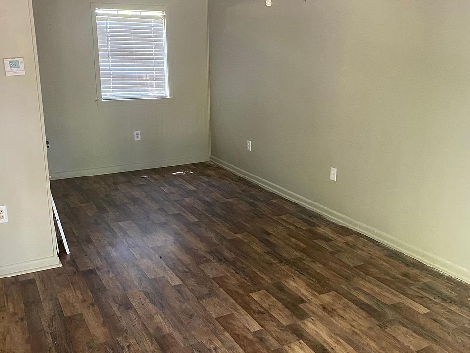 2nd image of 404 Park Ave #4