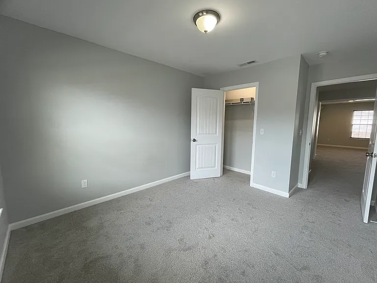 1605 Villa Cir — Photo 16
