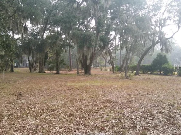 8 Inverness Dr, Bluffton, SC 29910
