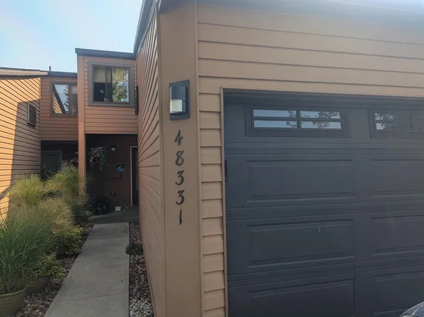 48331 Bayshore Dr, Belleville, MI 48111