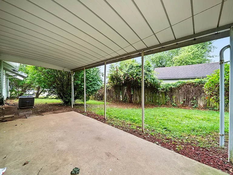 819 Pleasant Dr — Photo 33