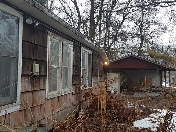 2nd image of 911 1st Ave S