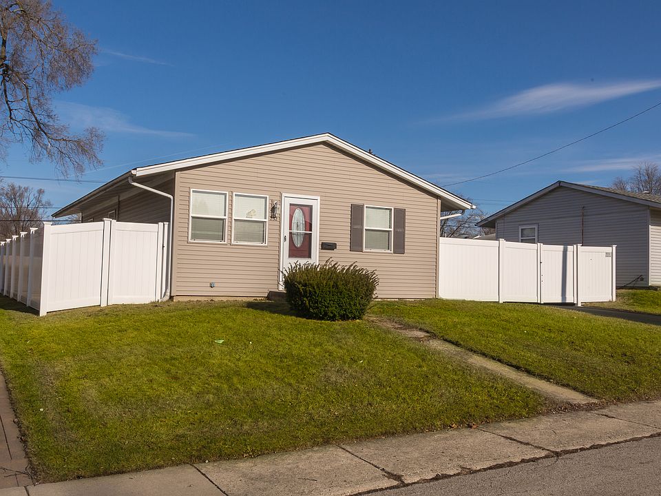 1st image of 232 Sioux Ave