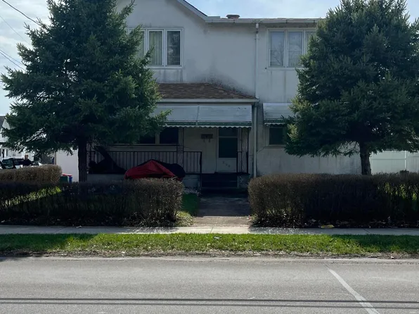 220 Moosic Rd, Old Forge, PA 18518