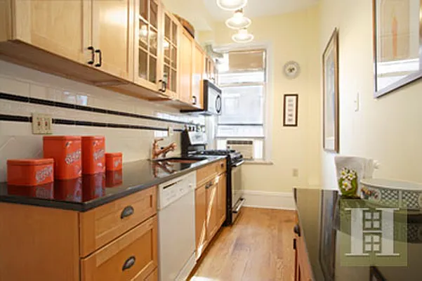 Sold by Jeff Weisbord Real Estate | media 13