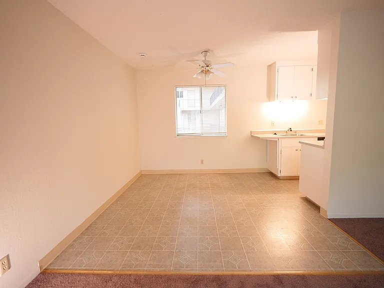 2431 Carlmont Dr #11 — Photo 11