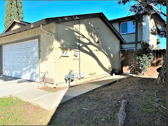 2nd image of 1727 Linden Pl