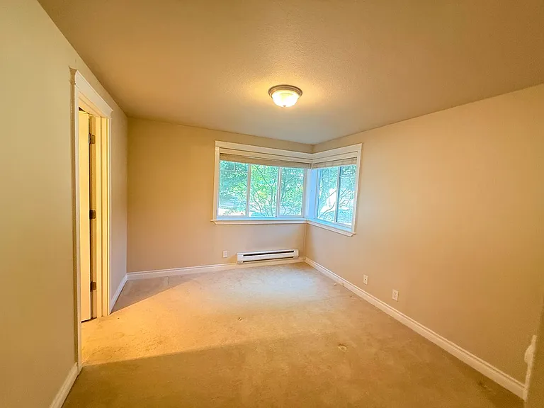 2200 Thorndyke Ave W #201 — Photo 8