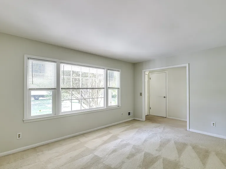 1725 Cheltenham Ln — Photo 15