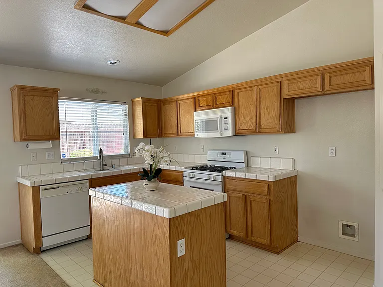 4840 Broderick Way — Photo 9