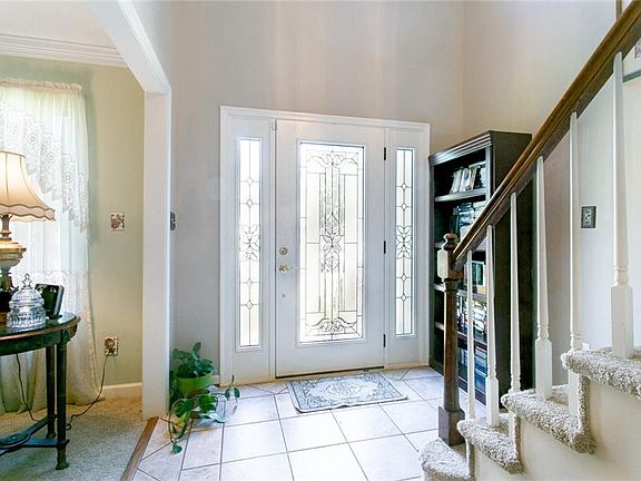 3rd image of 409 Belton Pl