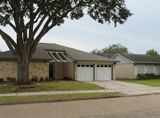 2511 Colonial Ridge Dr, Friendswood, TX 77546