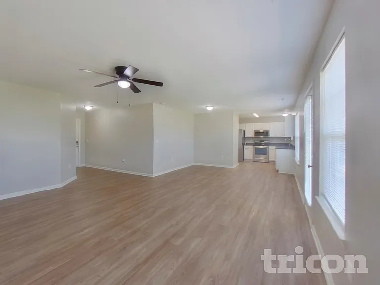 1221 Grace Ct — Photo 3