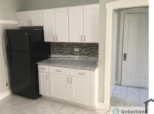 2414 W 70th St, Chicago, IL 60629