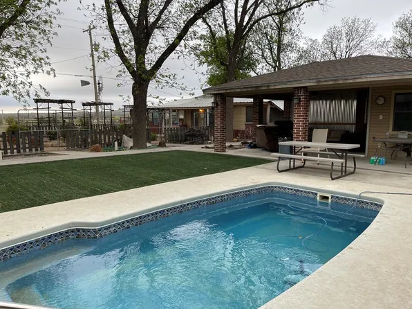 411 Labadie St, Sterling City, TX 76951