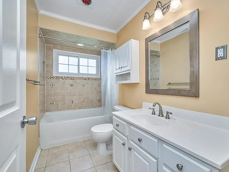 2015 Kensington Dr — Photo 8