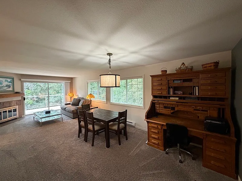 2 bed, 2.0 bath, 1041 sqft, $3,000 — Photo 3