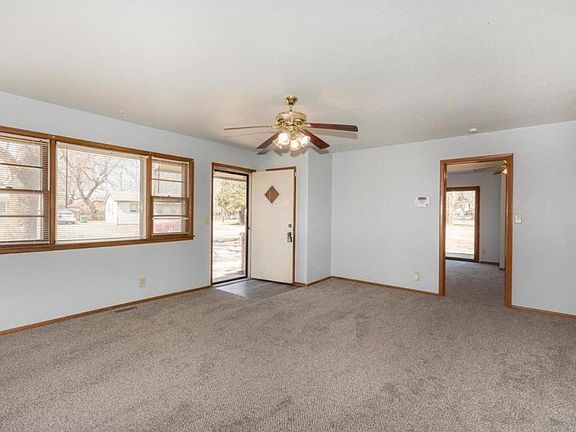 4th image of 446 Elm Ave