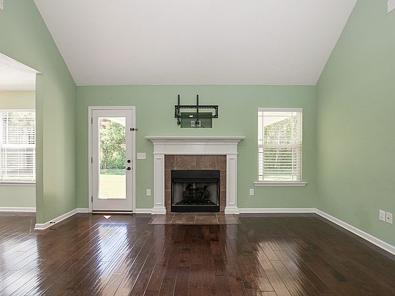 3rd image of 1417 Round Rock Dr