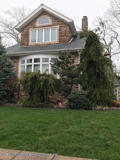 1st image of 15 Hillcrest St