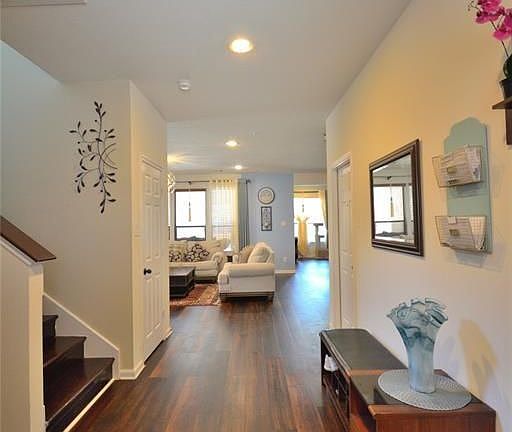 3rd image of 5038 Longlane Dr