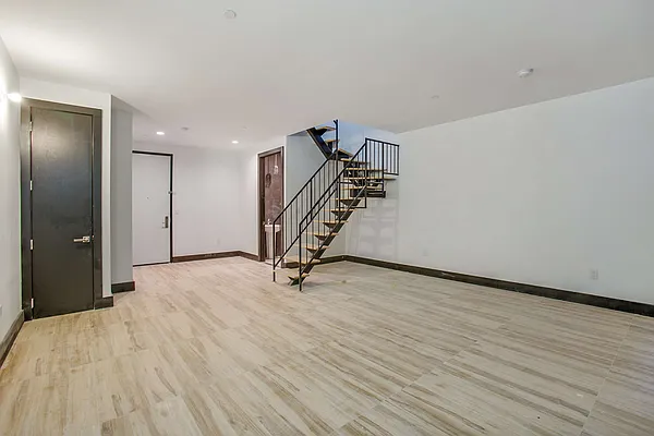 Rented by EXR | media 13