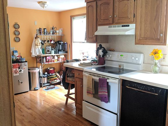 3rd image of 315 Helfer Ln