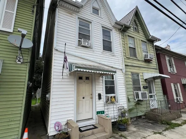 133 W King St, Chambersburg, PA 17201