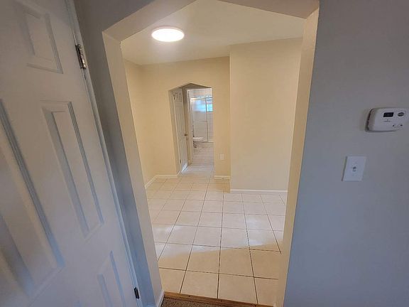 3rd image of 109 E Orchard Ave #4