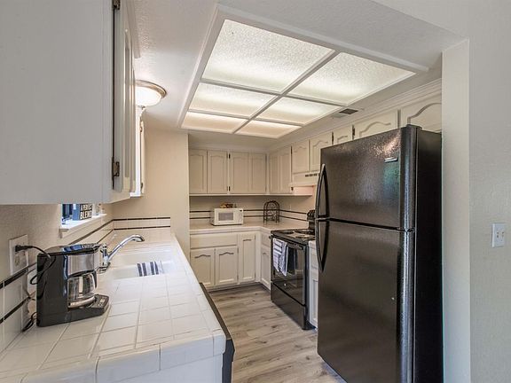 5th image of 3394 Cimmarron Ct APT 5