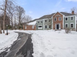 177 Bay Colony Dr, Westwood, MA 02090