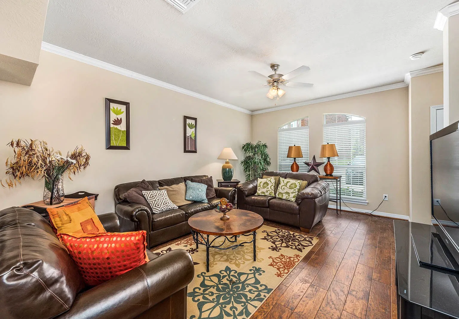 2 bed, 2.5 bath, 996 sqft, $1,500 — Photo 2