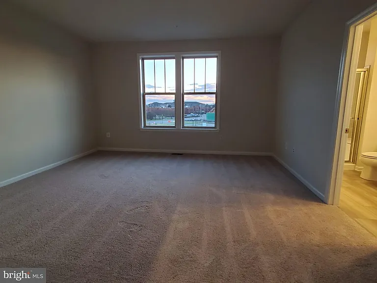 304 Faversham Pl — Photo 18