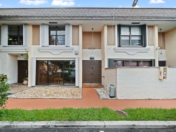 16470 NE 27TH Place #35, North Miami Beach, FL 33160