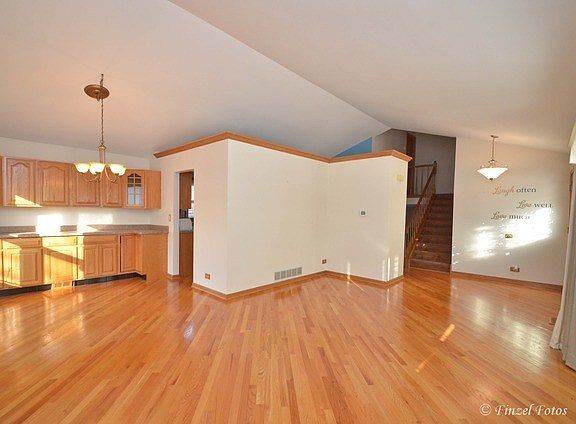 3rd image of 1176 Holly Ln