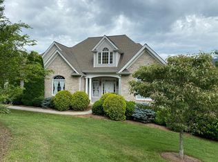 301 Orchard Ct, Fairview, NC 28730
