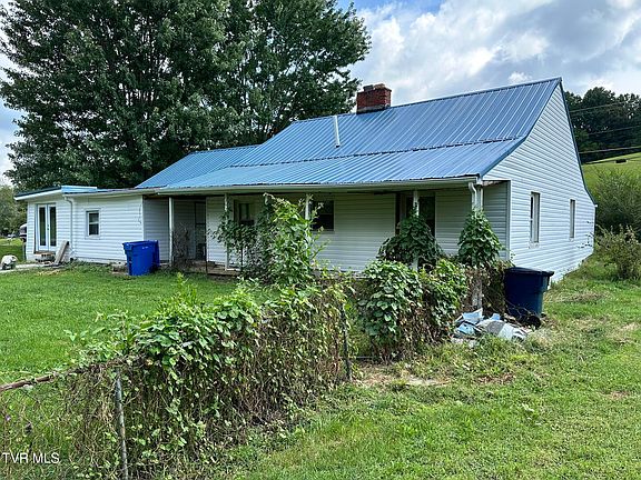 3rd image of 2164 Carolina Ave