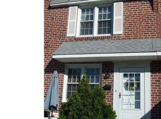 1023 Taylor Dr, Folcroft, PA