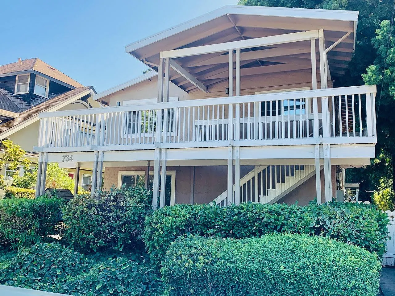 4 bed, $7,695 — Photo 1