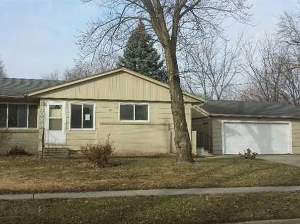 4024 E 10th St, Des Moines, IA 50313