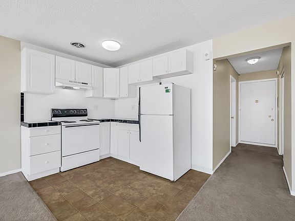 2nd image of 642 Alvarado St APT 202