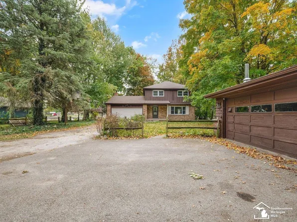 6405 Stillwater Ct, Erie, MI 48133