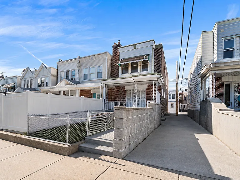 5748 Dunlap St — Photo 2