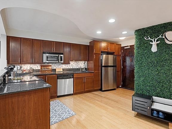 5th image of 300 N State St APT 3206