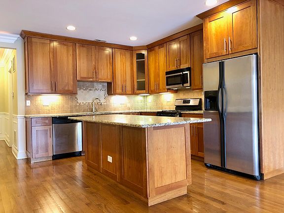 4th image of 2904 W Belmont Ave Unit 206