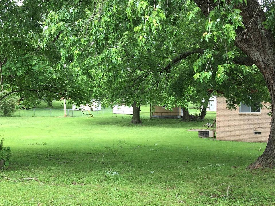 2nd image of 1611 Clayton Dr