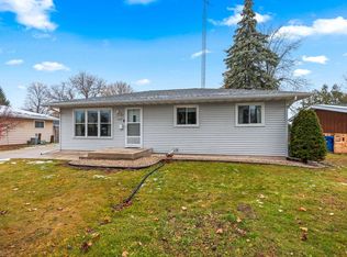 1520 W 9th Ave, Oshkosh, WI 54902