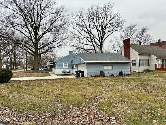2nd image of 2050 Idlewild Dr