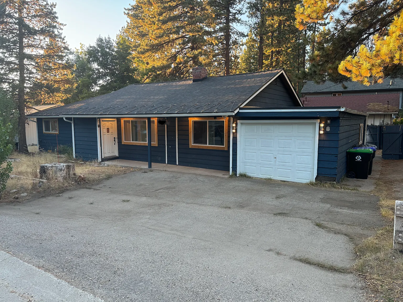 1677 Glenwood Way — Photo 2