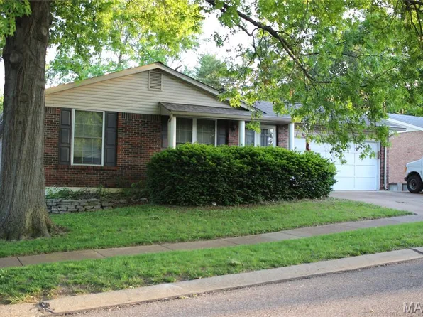 2718 Chalet Hill Dr, Saint Louis, MO 63129